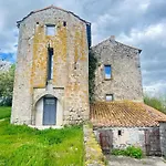 Chateau De Chausserais - 5 Chambres, 4 Salles D'eau - A 55 Minutes Du Puy-du-fo U *