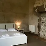 Chateau De Chausserais - 5 Chambres, 4 Salles D'eau - A 55 Minutes Du Puy-du-fo U *