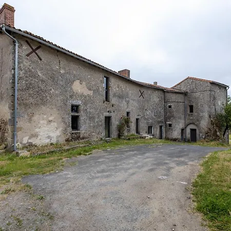 Chateau De Chausserais - 5 Chambres, 4 Salles D'eau - A 55 Minutes Du Puy-du-fo U Semesterbostad *