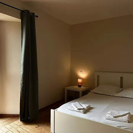 Semesterbostad Chateau De Chausserais - 5 Chambres, 4 Salles D'eau - A 55 Minutes Du Puy-du-fo U