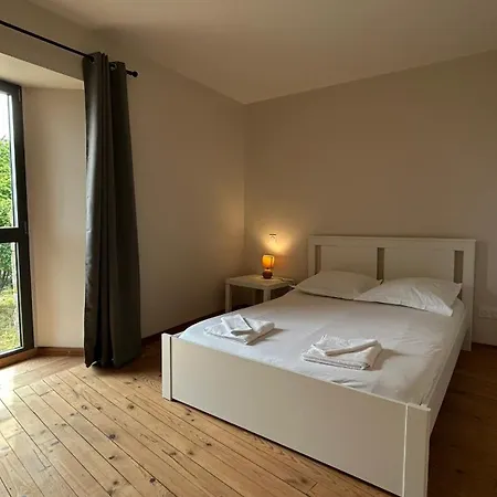 Chateau De Chausserais - 5 Chambres, 4 Salles D'eau - A 55 Minutes Du Puy-du-fo U * Chiché