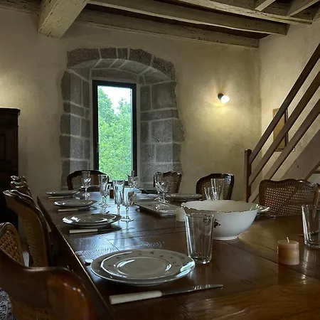 Chateau De Chausserais - 5 Chambres, 4 Salles D'eau - A 55 Minutes Du Puy-du-fo U Semesterbostad