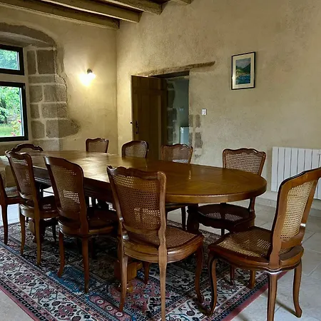Chateau De Chausserais - 5 Chambres, 4 Salles D'eau - A 55 Minutes Du Puy-du-fo U Chiché