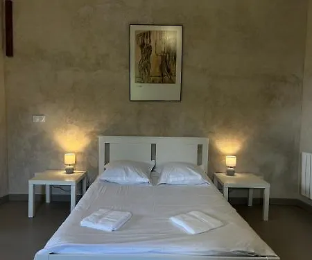 Chateau De Chausserais - 5 Chambres, 4 Salles D'eau - A 55 Minutes Du Puy-du-fo U
