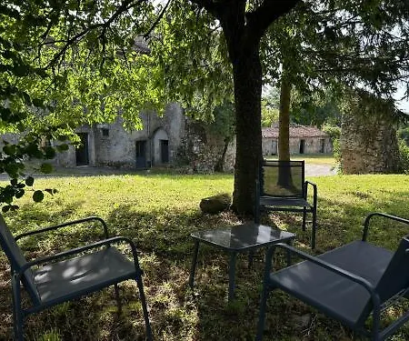 Chateau De Chausserais - 5 Chambres, 4 Salles D'eau - A 55 Minutes Du Puy-du-fo U Chiché