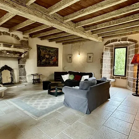 Chateau De Chausserais - 5 Chambres, 4 Salles D'eau - A 55 Minutes Du Puy-du-fo U Vakantiehuis Chiché