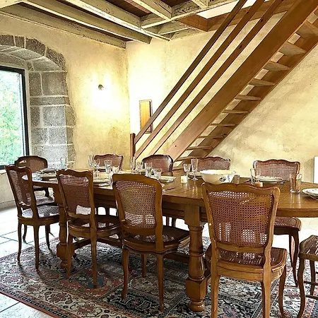 Chateau De Chausserais - 5 Chambres, 4 Salles D'eau - A 55 Minutes Du Puy-du-fo U * Chiché