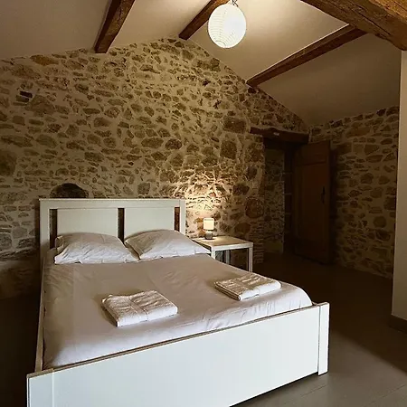 Vakantiehuis Chateau De Chausserais - 5 Chambres, 4 Salles D'eau - A 55 Minutes Du Puy-du-fo U Chiché